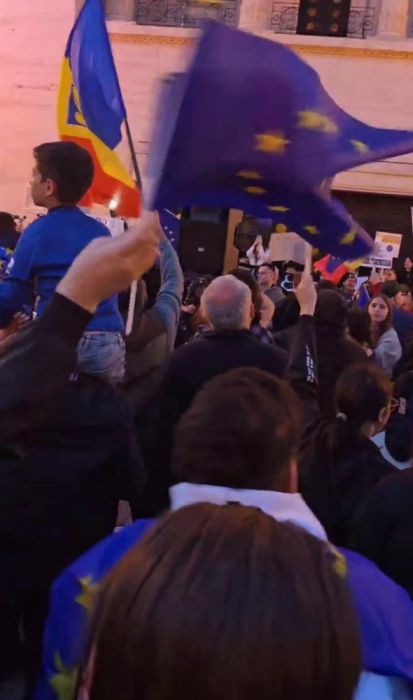 Mii de participanţi la mitingul pro-european